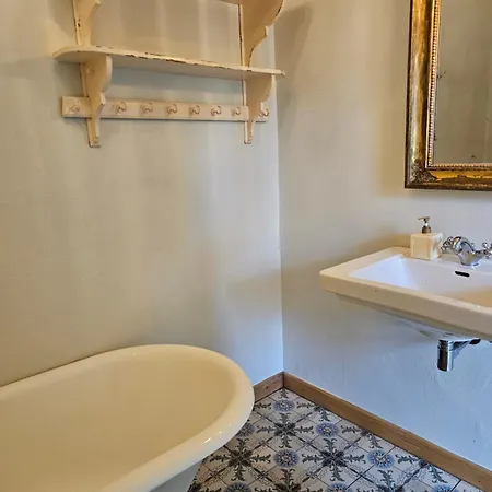 Logeerderij Tussen Koe & Kroonluchter