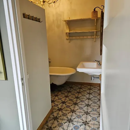 Logeerderij Tussen Koe & Kroonluchter Фермерский дом Diessen