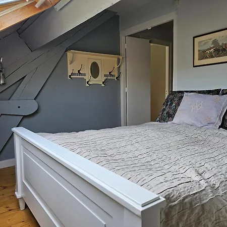 Logeerderij Tussen Koe & Kroonluchter *